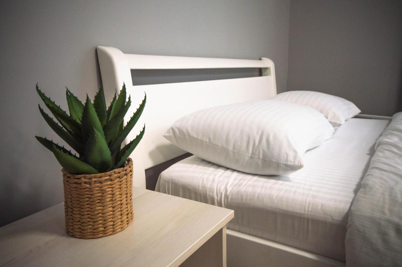 Kyiv Lesi 3 Studio Apartment ภายนอก รูปภาพ