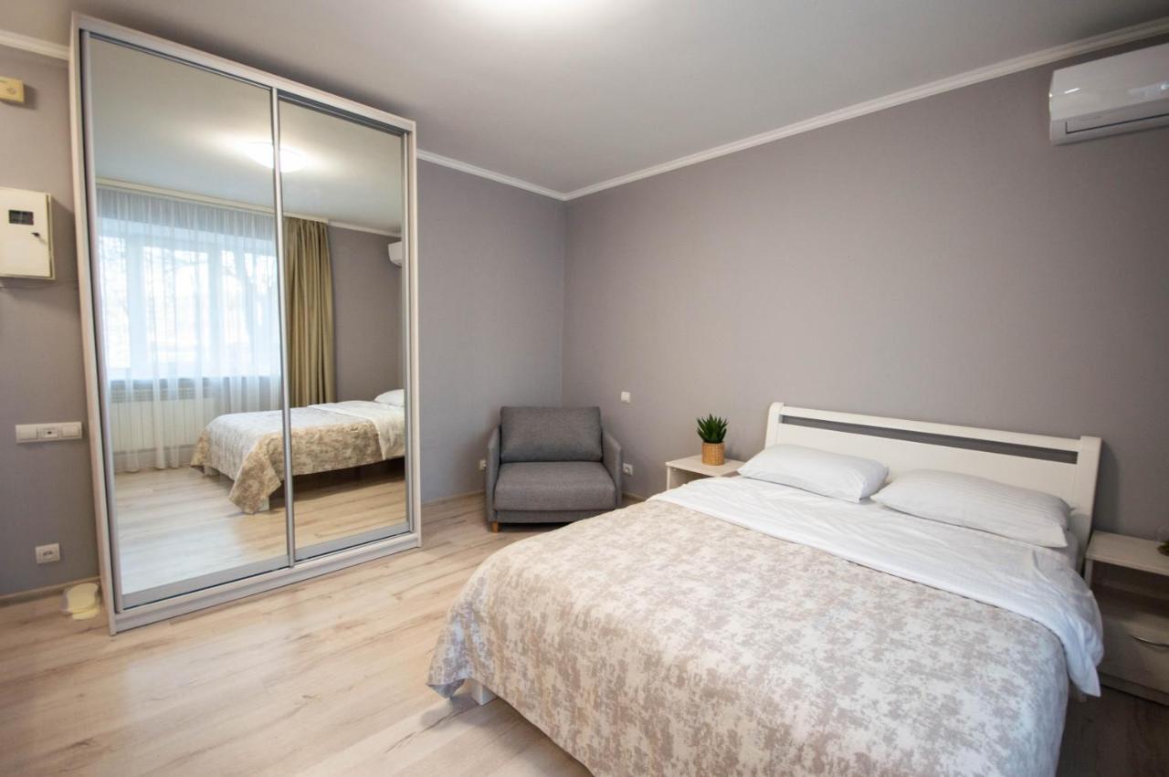 Kyiv Lesi 3 Studio Apartment ภายนอก รูปภาพ